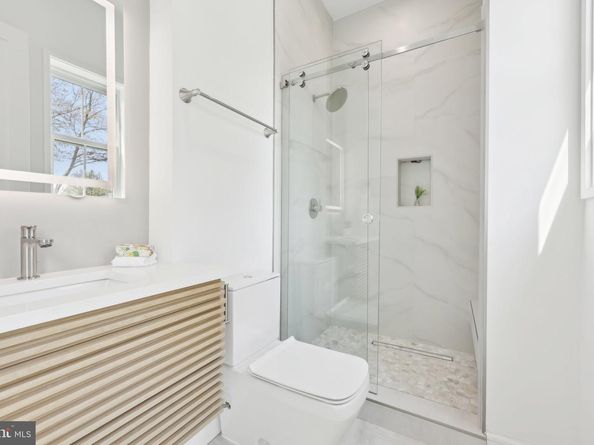1110 Hillcrest Drive SW, Vienna VA 22180