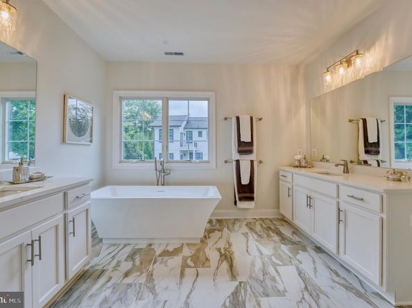 9353 Tovito, Fairfax VA 22031
