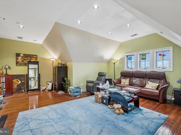 7220 Ridge Avenue G, Philadelphia PA 19128