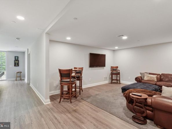 6106 Creekside Drive, Flourtown PA 19031