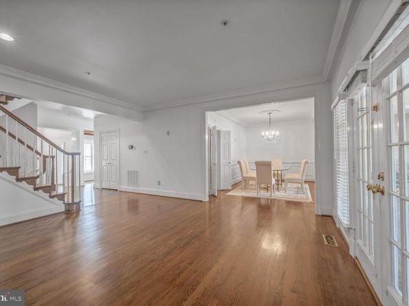 8329 Turnberry Court, Potomac MD 20854