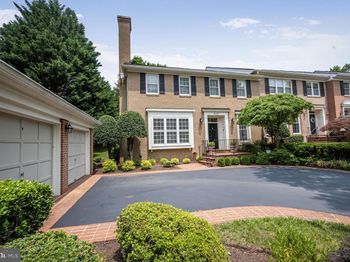 8329 Turnberry Court