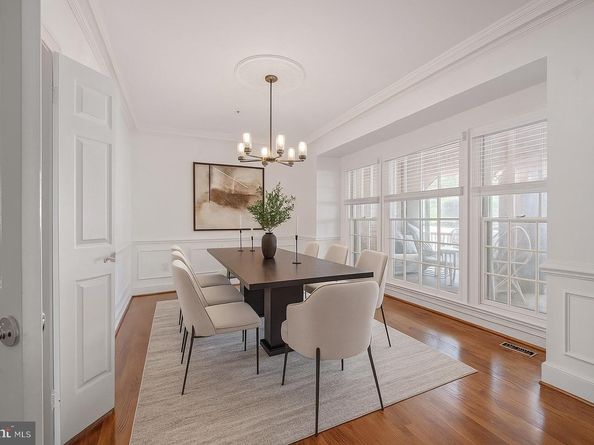 8329 Turnberry Court, Potomac MD 20854