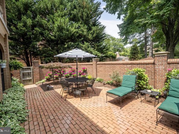 8329 Turnberry Court, Potomac MD 20854