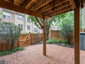 2111 Kings Garden Way, Falls Church VA 22043