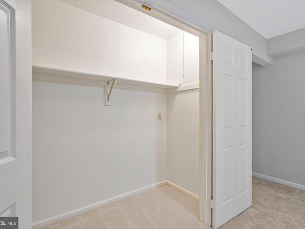 2111 Kings Garden Way, Falls Church VA 22043