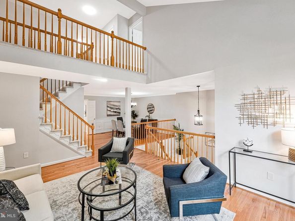2111 Kings Garden Way, Falls Church VA 22043