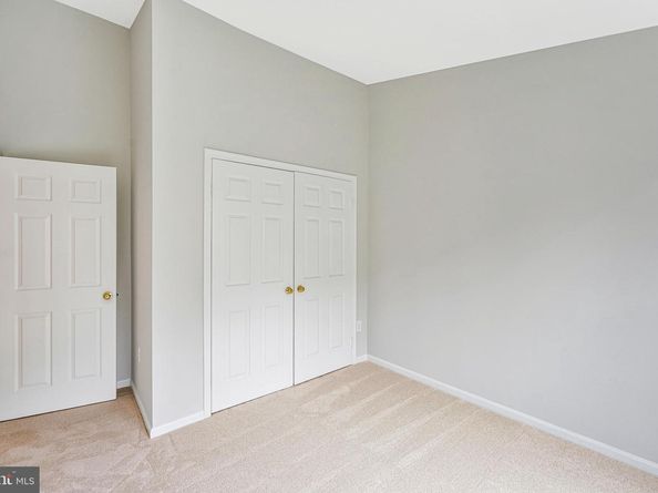 2111 Kings Garden Way, Falls Church VA 22043