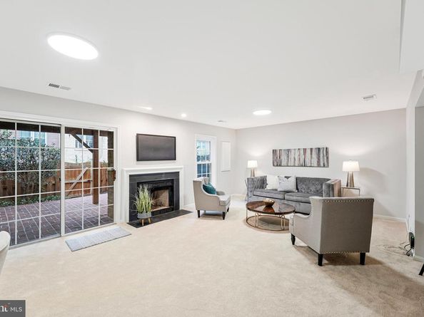 2111 Kings Garden Way, Falls Church VA 22043