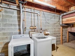 2111 Kings Garden Way, Falls Church VA 22043