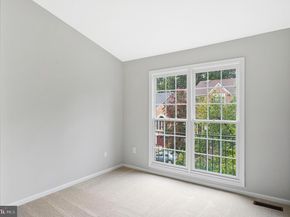 2111 Kings Garden Way, Falls Church VA 22043