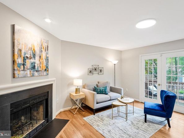 2111 Kings Garden Way, Falls Church VA 22043