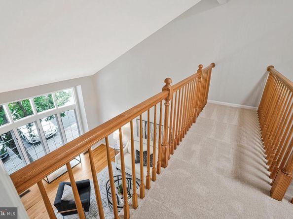 2111 Kings Garden Way, Falls Church VA 22043