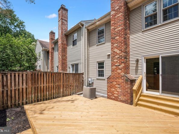 2880 Kelly Square, Vienna VA 22181