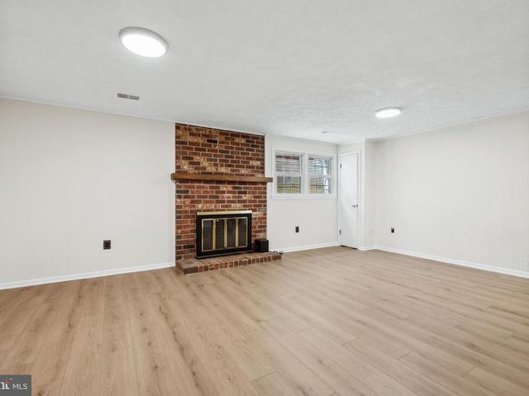 2880 Kelly Square, Vienna VA 22181