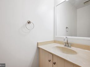 2880 Kelly Square, Vienna VA 22181
