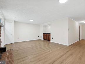 2880 Kelly Square, Vienna VA 22181