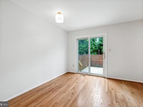 2880 Kelly Square, Vienna VA 22181