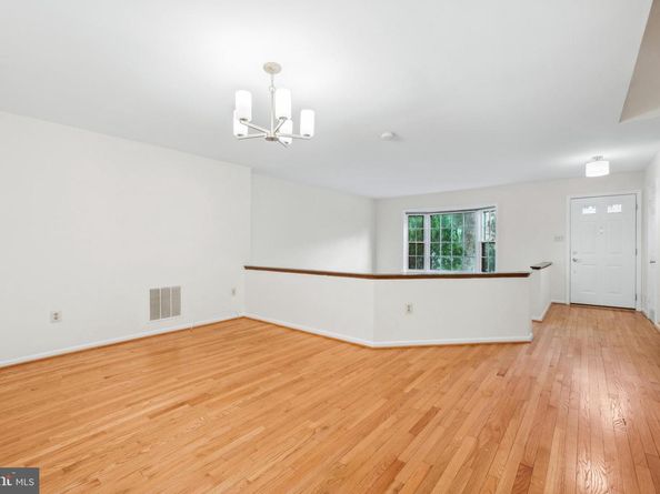 2880 Kelly Square, Vienna VA 22181