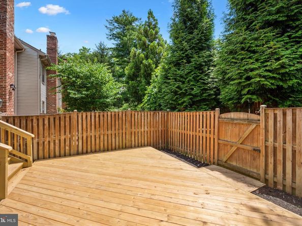 2880 Kelly Square, Vienna VA 22181