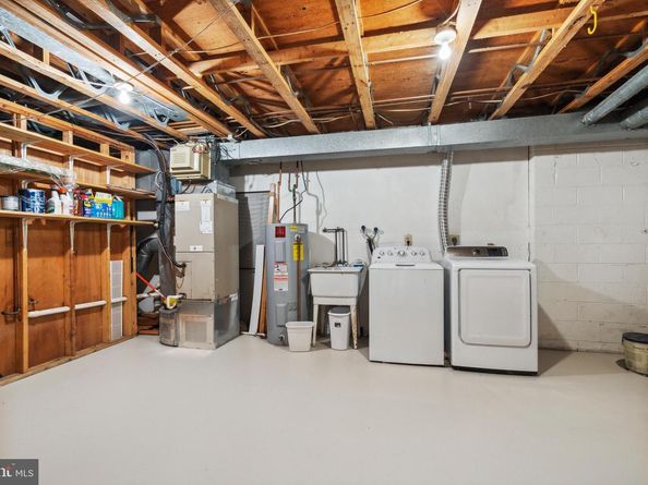 2880 Kelly Square, Vienna VA 22181