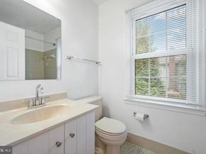 2880 Kelly Square, Vienna VA 22181