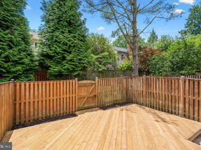 2880 Kelly Square, Vienna VA 22181
