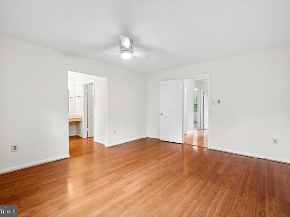 2880 Kelly Square, Vienna VA 22181