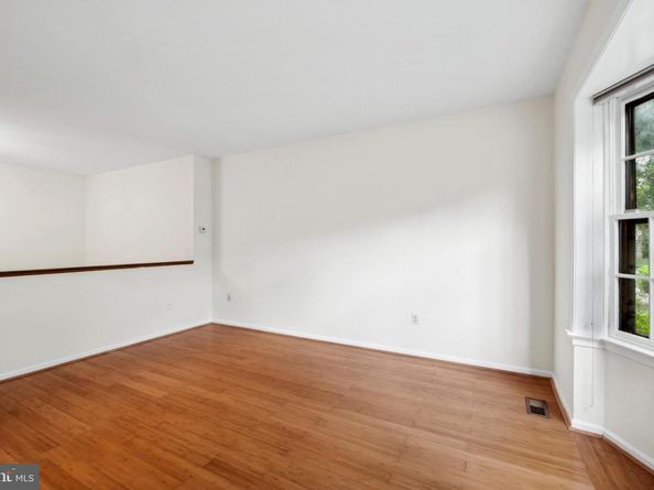 2880 Kelly Square, Vienna VA 22181