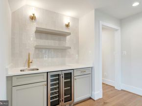 907 N Highland Street, Arlington VA 22201