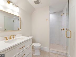 907 N Highland Street, Arlington VA 22201