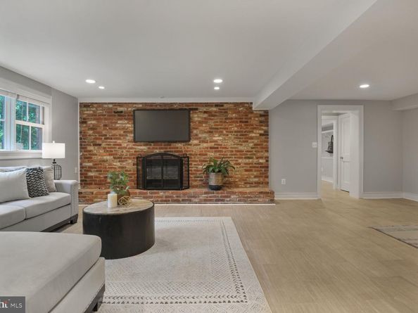 10432 Miller Road, Oakton VA 22124