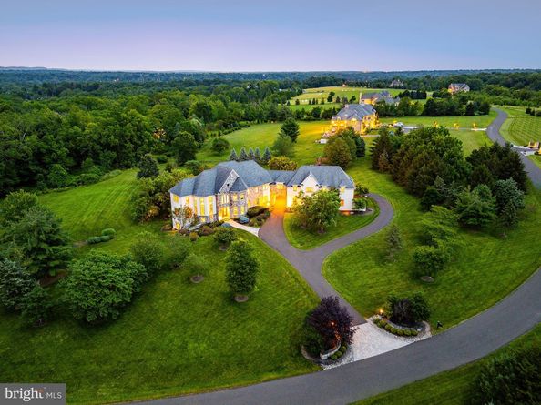 3 Stonebridge Crossing Road, Newtown PA 18940