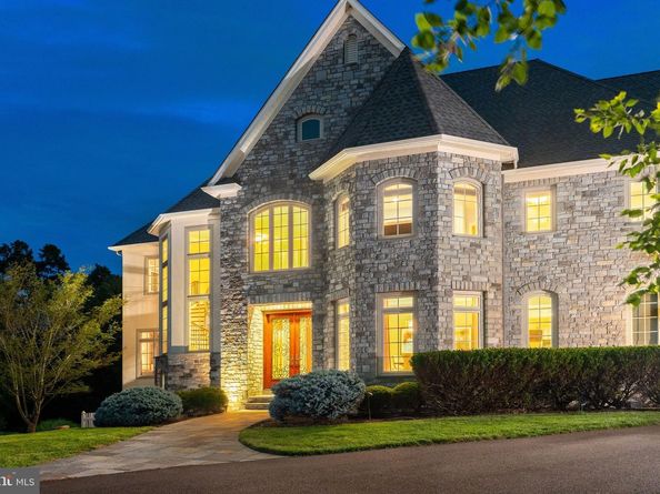 3 Stonebridge Crossing Road, Newtown PA 18940