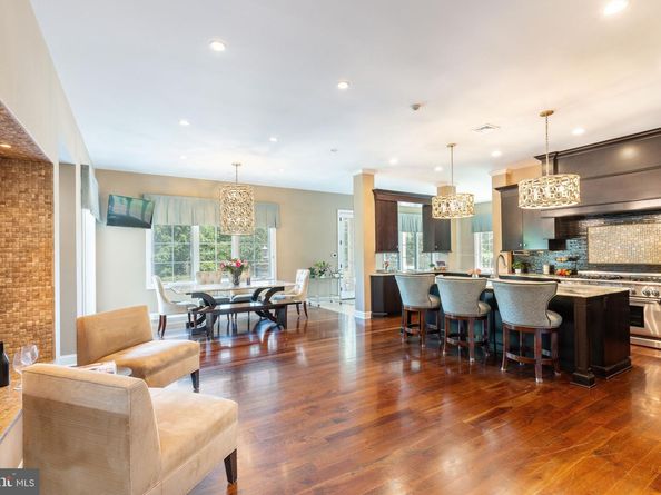 3 Stonebridge Crossing Road, Newtown PA 18940