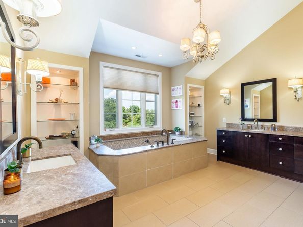 3 Stonebridge Crossing Road, Newtown PA 18940