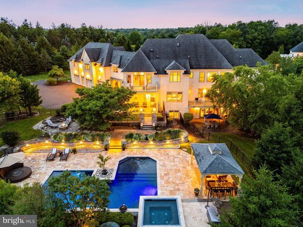 3 Stonebridge Crossing Road, Newtown PA 18940