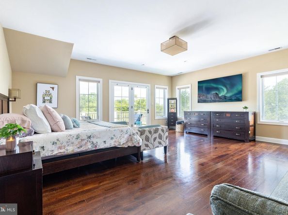 3 Stonebridge Crossing Road, Newtown PA 18940