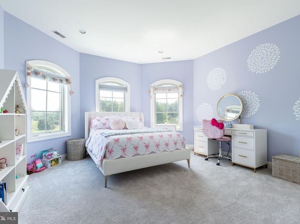 3 Stonebridge Crossing Road, Newtown PA 18940