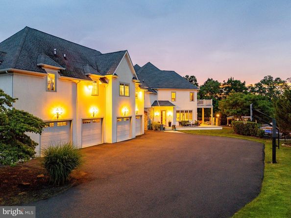 3 Stonebridge Crossing Road, Newtown PA 18940