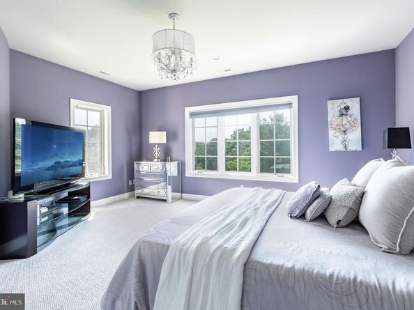 3 Stonebridge Crossing Road, Newtown PA 18940
