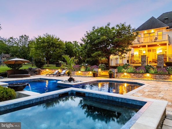 3 Stonebridge Crossing Road, Newtown PA 18940