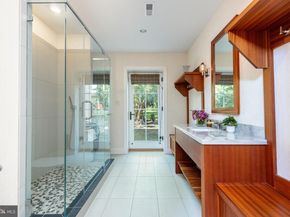 3 Stonebridge Crossing Road, Newtown PA 18940