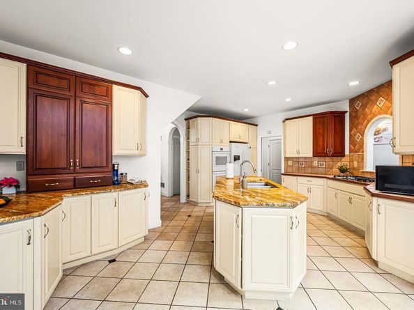 411 Marie Drive, Wallingford PA 19086