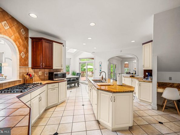 411 Marie Drive, Wallingford PA 19086