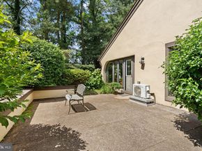 6 Steeplechase Lane, Blue Bell PA 19422