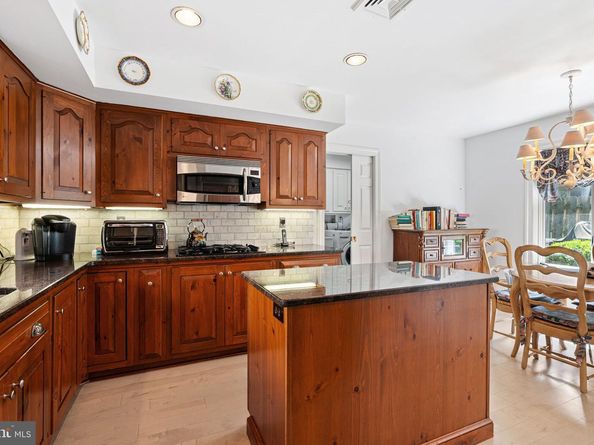 6 Steeplechase Lane, Blue Bell PA 19422