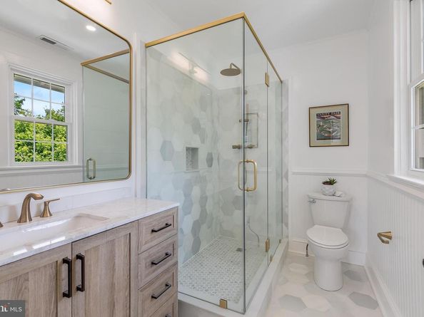 6818 Connecticut Avenue, Chevy Chase MD 20815