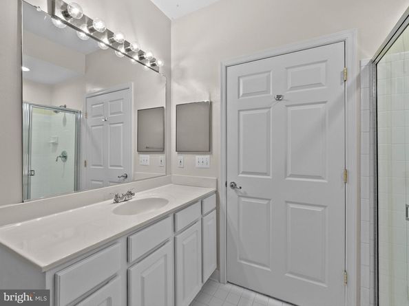 2911 Deer Hollow Way 118, Fairfax VA 22031