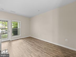 2911 Deer Hollow Way 118, Fairfax VA 22031